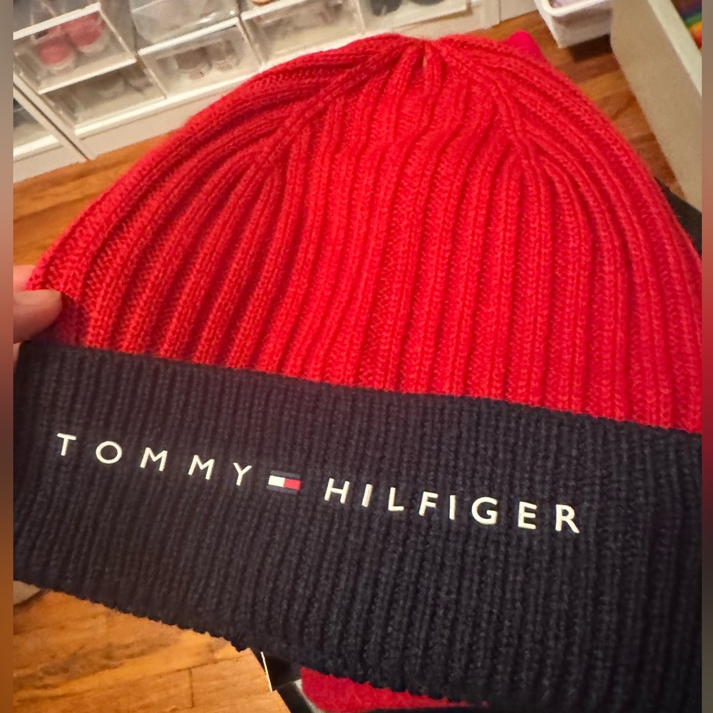 NWT Tommy Hilfiger beanie